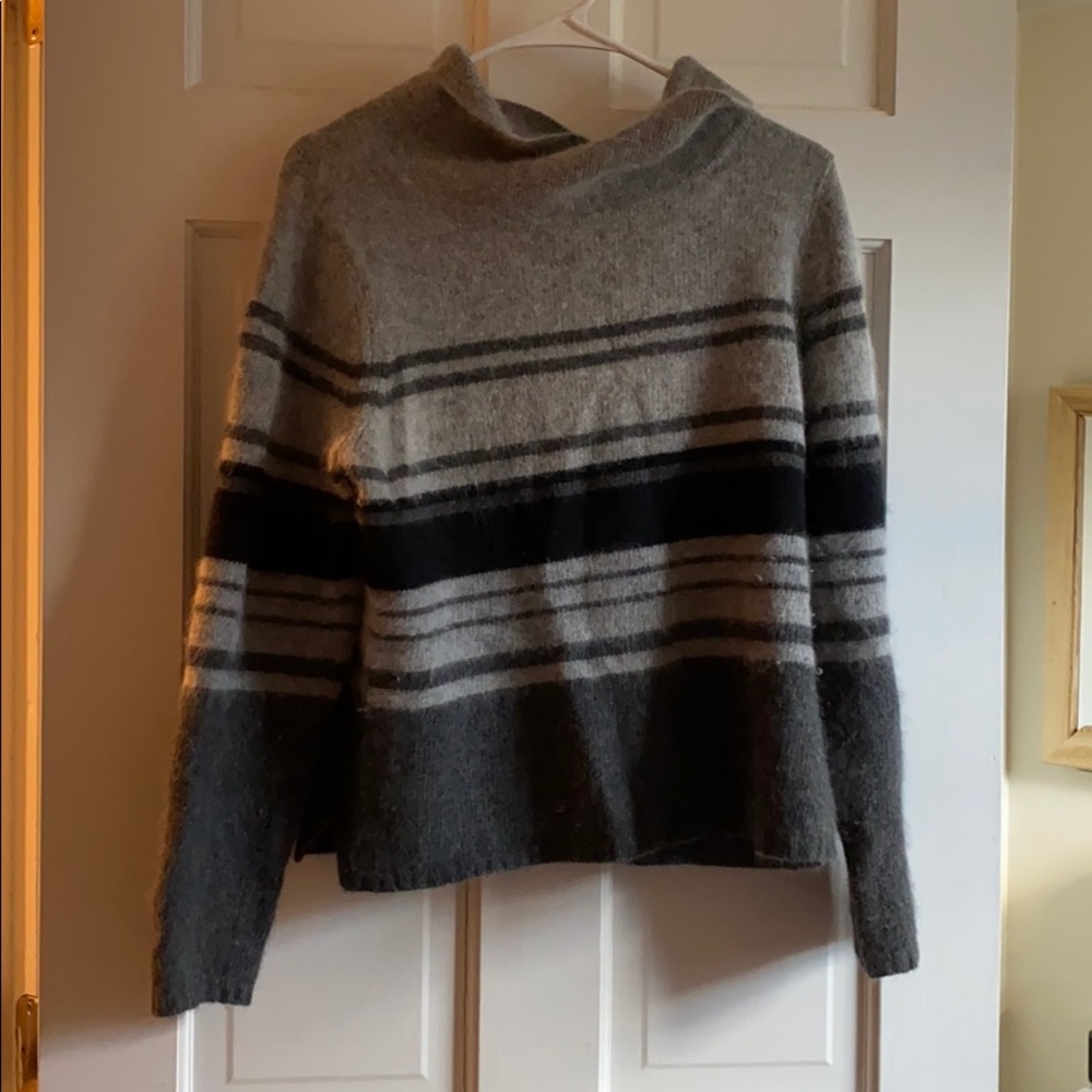 Angora rabbit hair cropped sweater